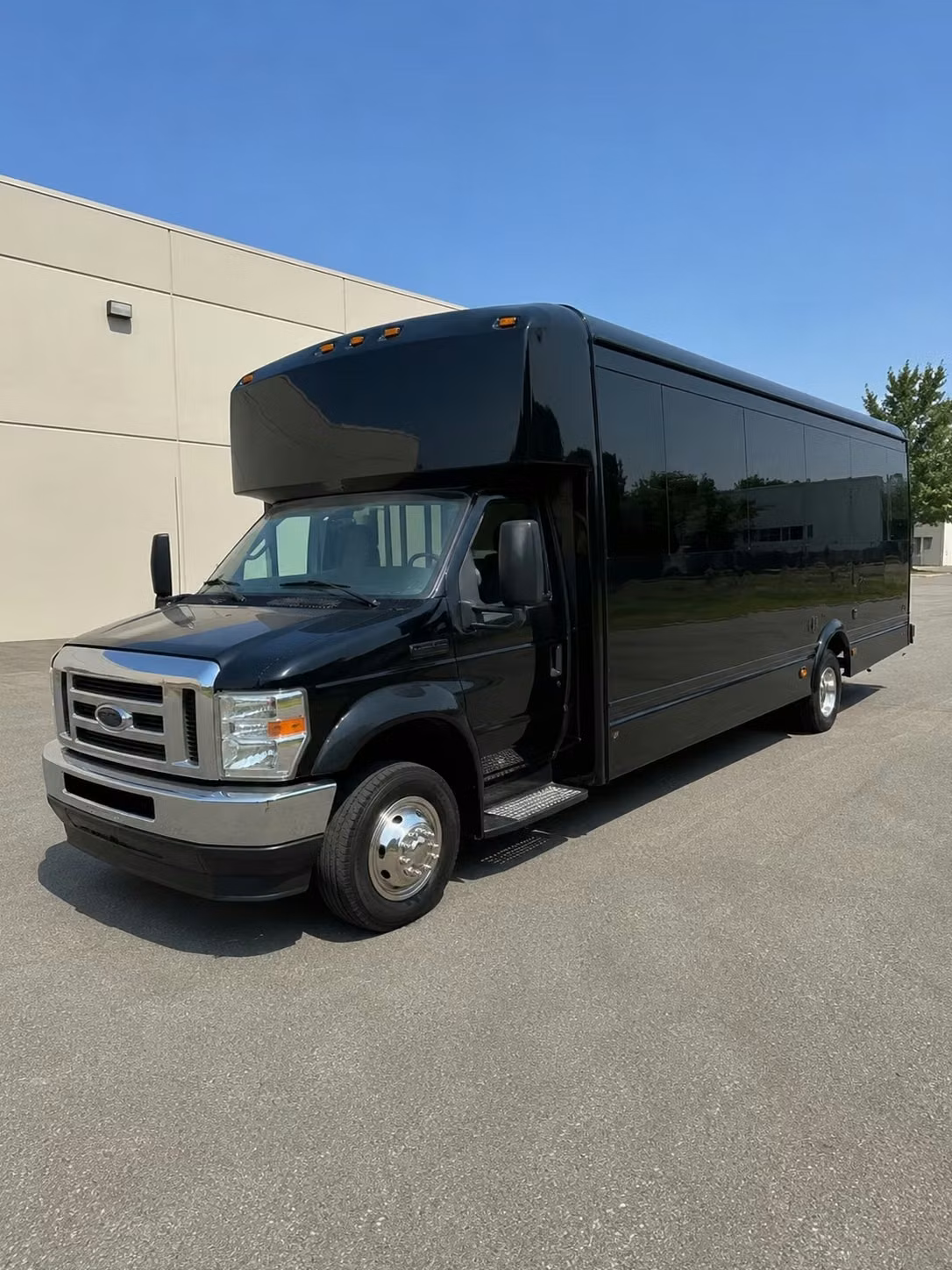 cedar rapids party bus rentals for prom night pre parties and after parties