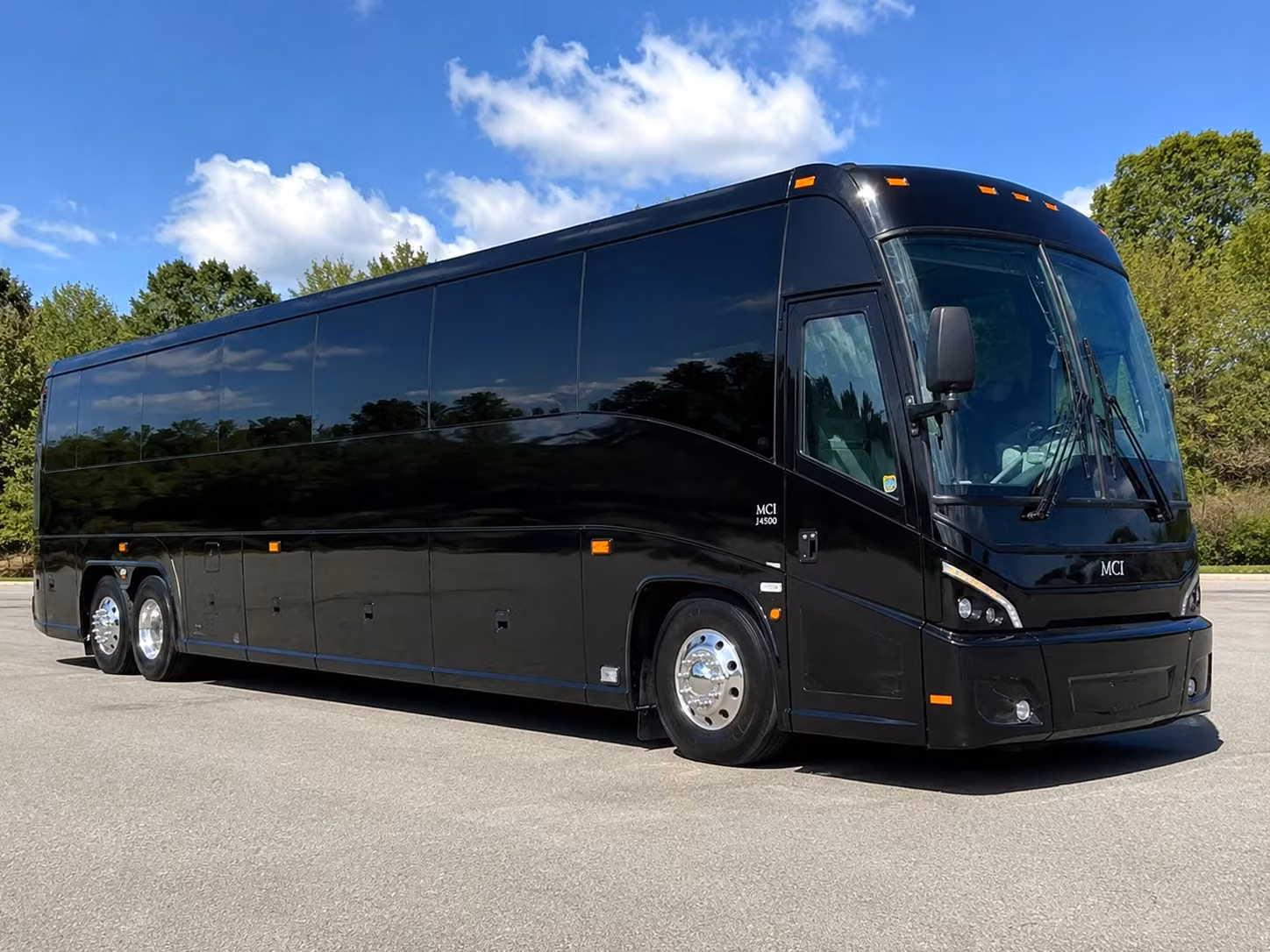 charter buses for corporate team building events around cedar rapids
