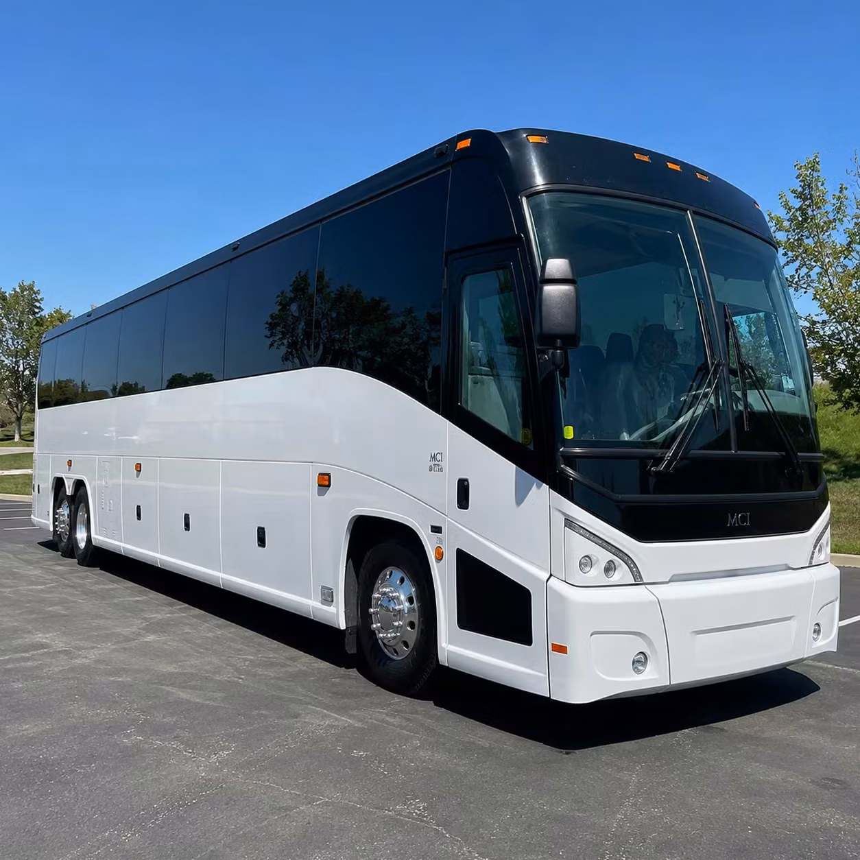 group airport shuttles to and from the eastern iowa airport cid
